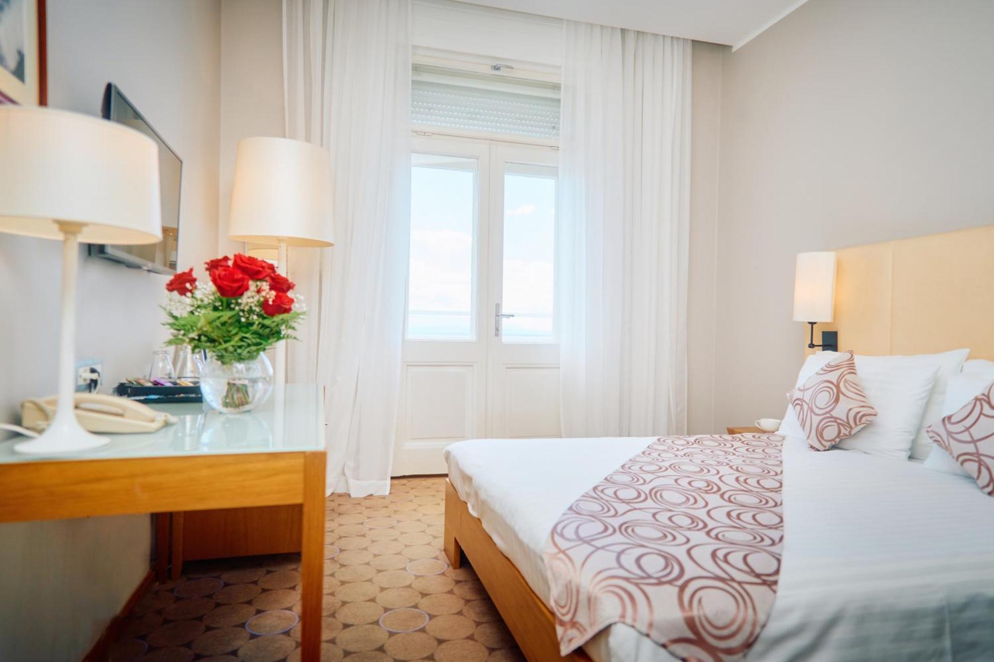 Astoria Hotel 오파티아 외부 사진